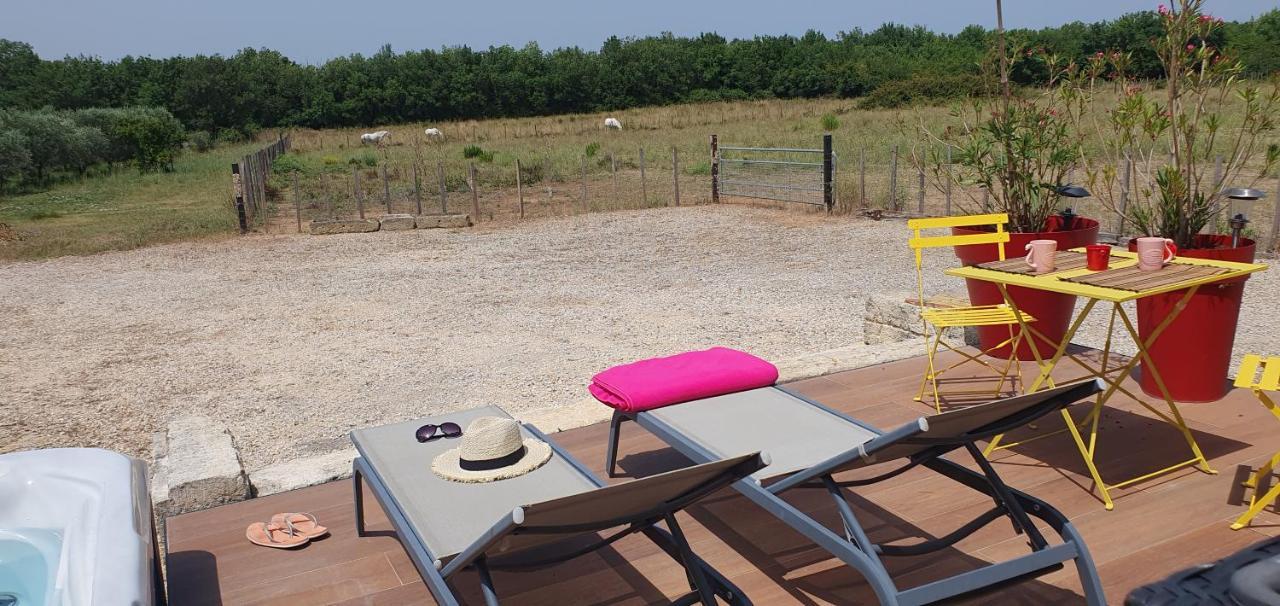 Les Bonbonnettes Bed and Breakfast Le Cailar Buitenkant foto